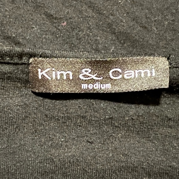 Kim & Cami Black Tee (Sz M) - Picture 9 of 10